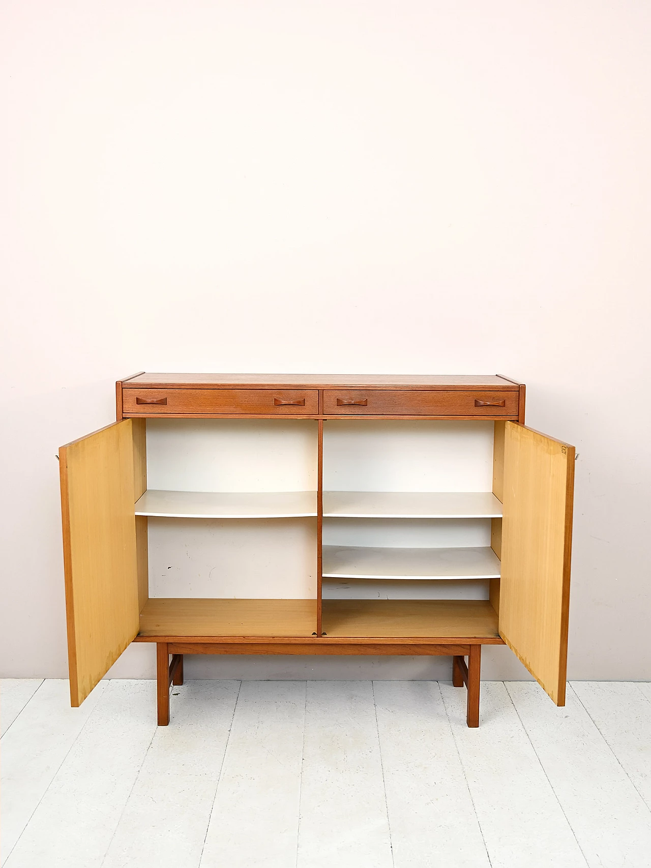 Credenza vintage scandinava con cassetti, anni ‘60 3