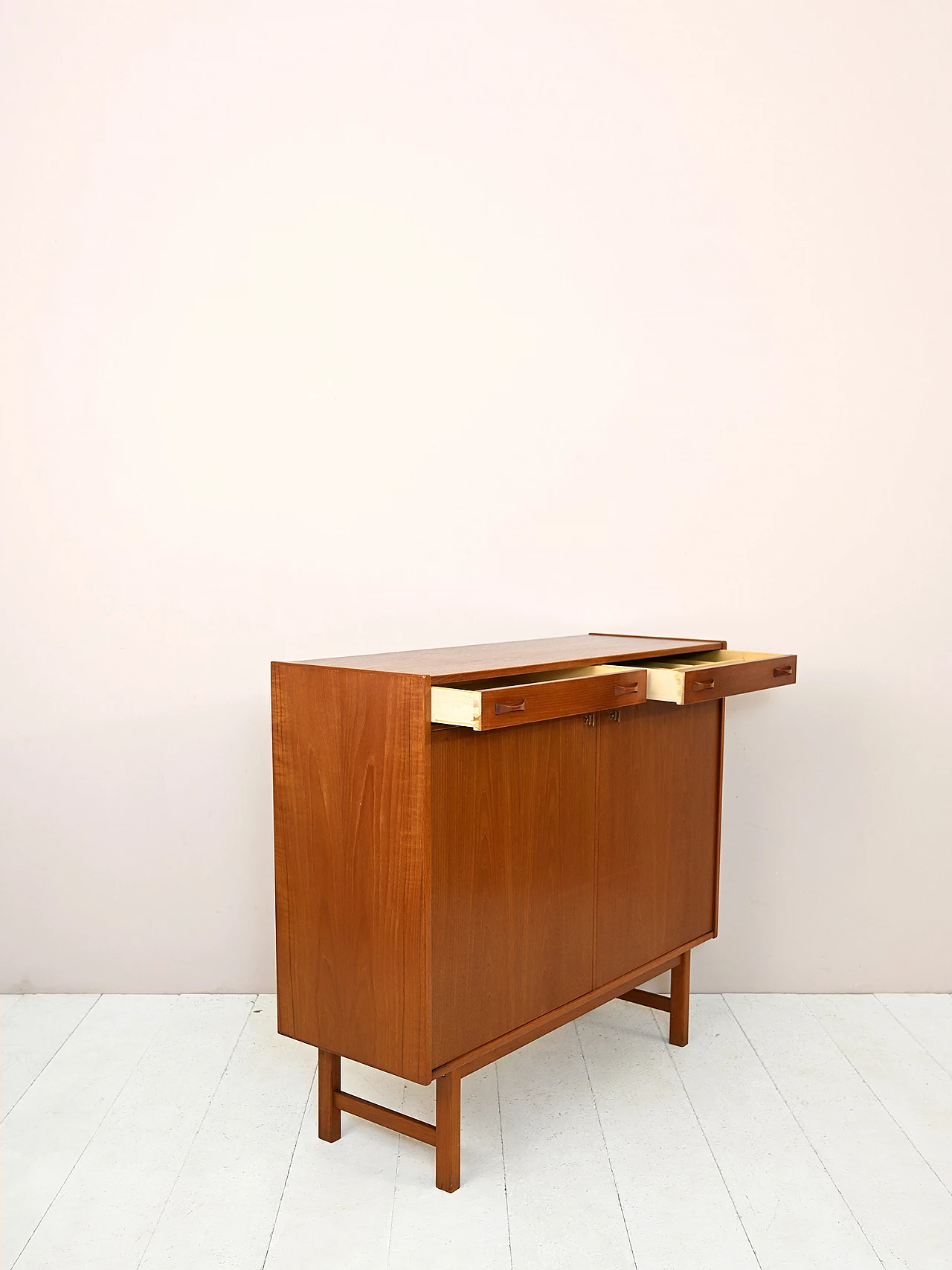 Credenza vintage scandinava con cassetti, anni ‘60 4