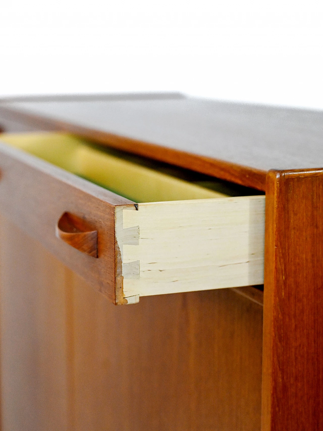 Credenza vintage scandinava con cassetti, anni ‘60 9