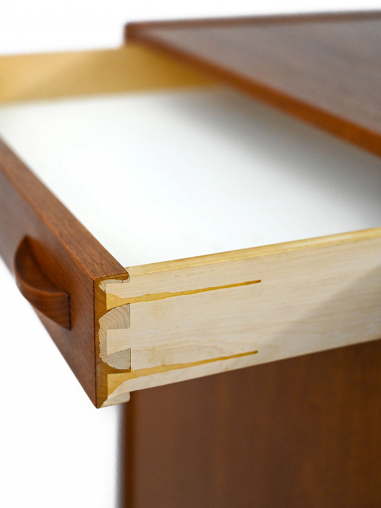 Credenza vintage scandinava con cassetti, anni ‘60 10