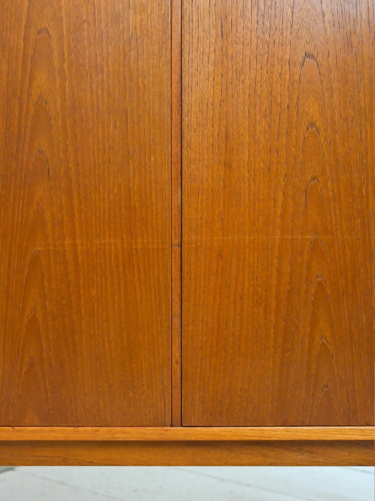 Credenza vintage scandinava con cassetti, anni ‘60 12