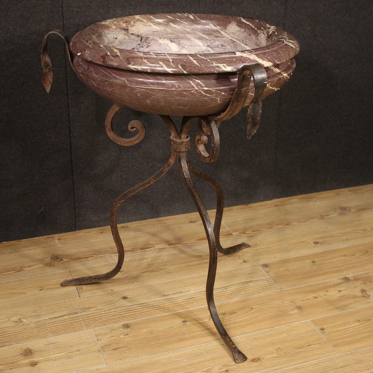 Marble planter with wrought and chiselled iron tripod, 1940s 1