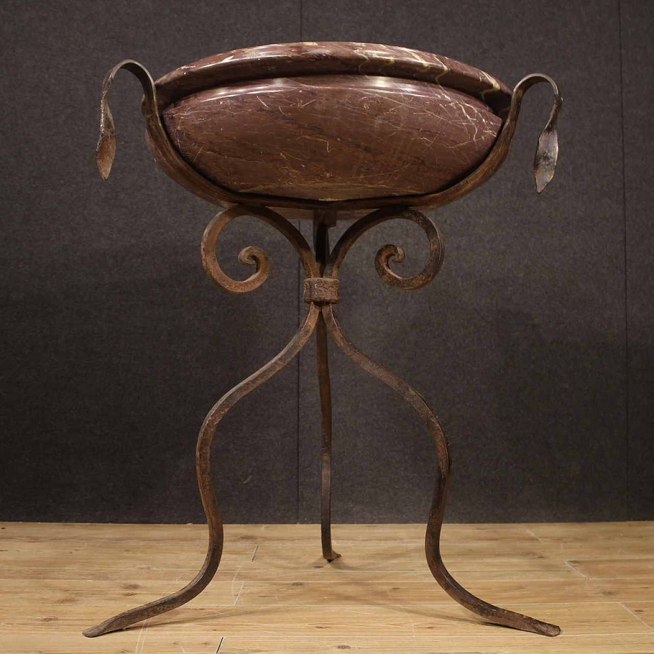 Marble planter with wrought and chiselled iron tripod, 1940s 13