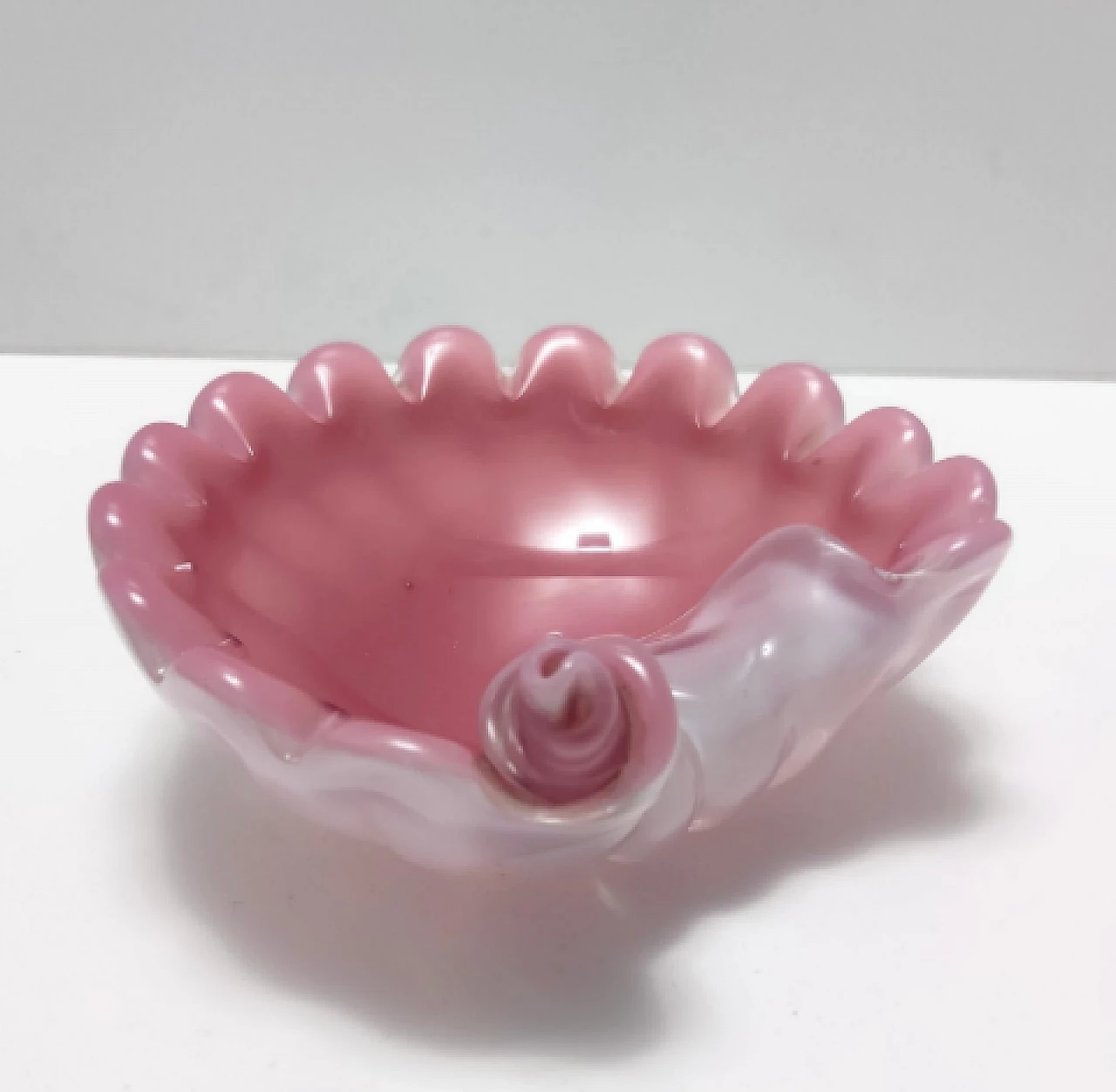 Shell-shaped pink glass bowl by Fratelli Toso, 1950s 4