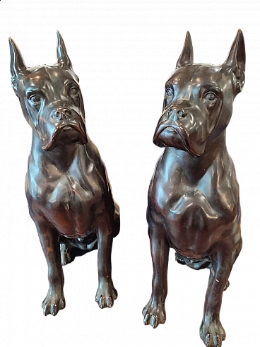 Coppia di sculture di cani boxer in bronzo in fusione a cera persa, anni '30