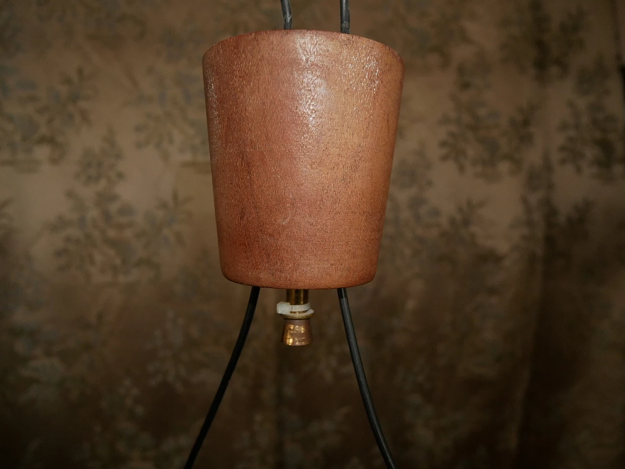 Lampadario con struttura in teak e diffusori cilindrici in vetro lattimo, anni '60 3