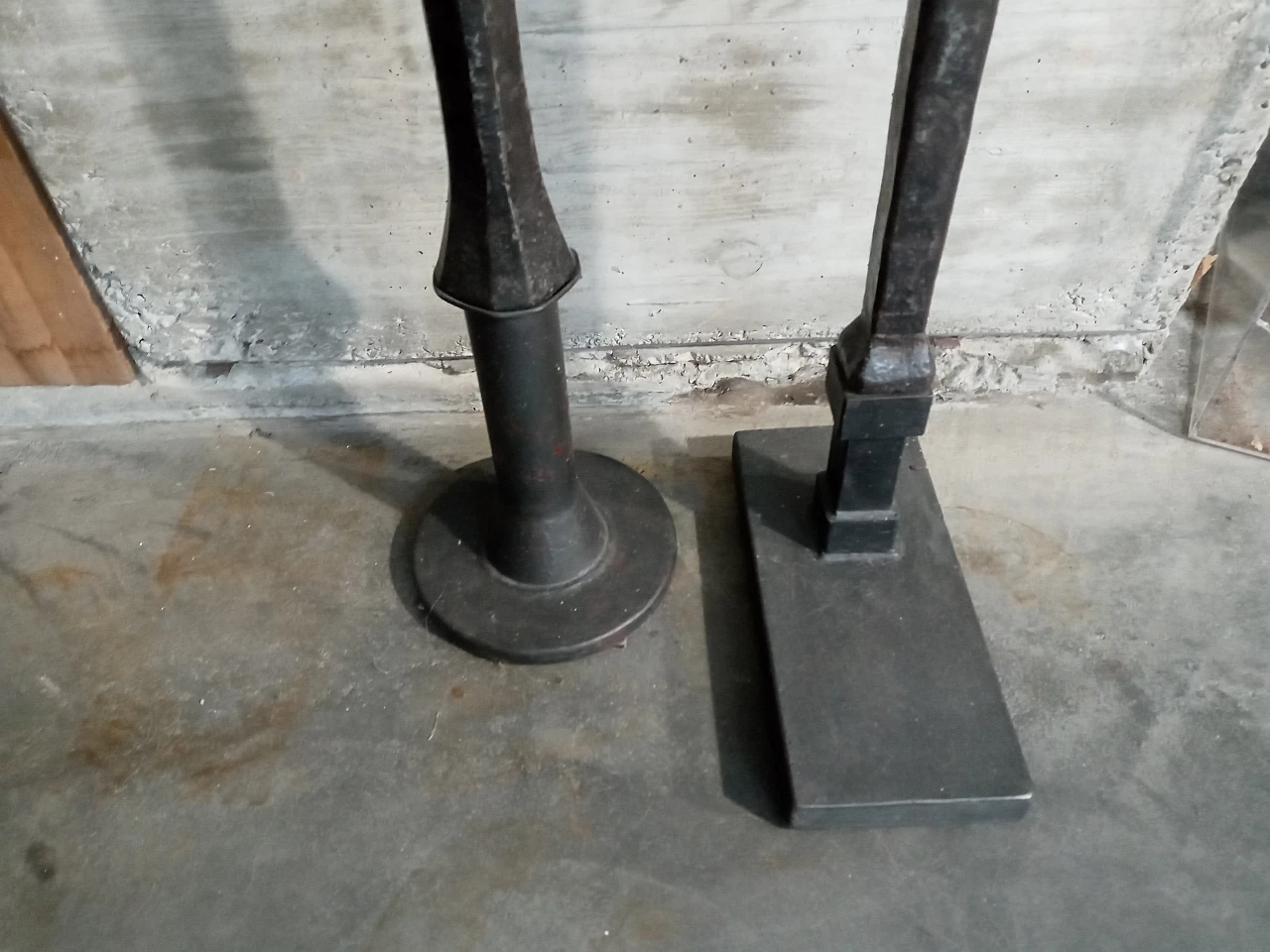 4 Iron master blacksmith anvils, 1940s 15