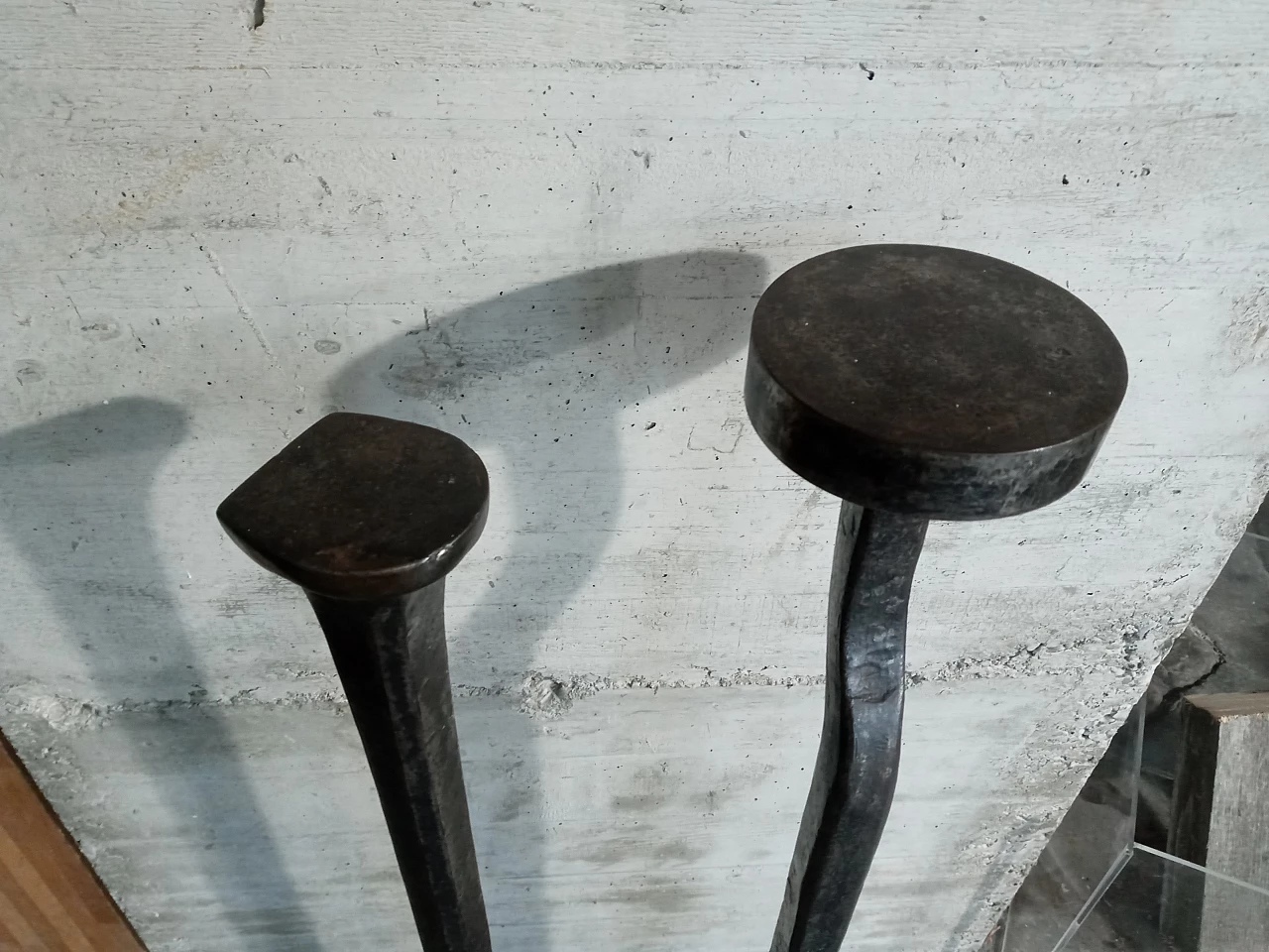 4 Iron master blacksmith anvils, 1940s 16
