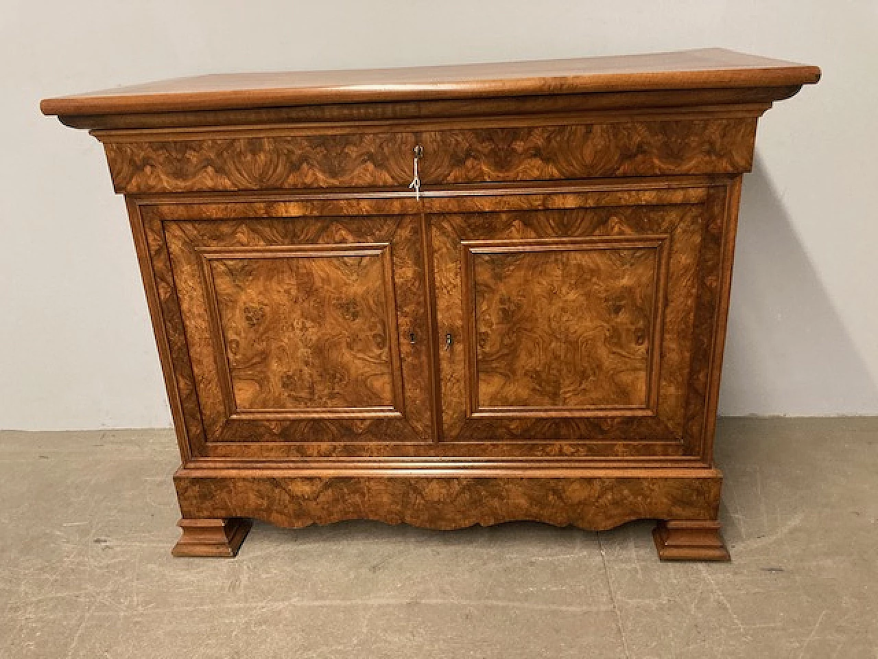 Louis Philippe solid walnut and briar-root Capuchin sideboard, 19th century 2