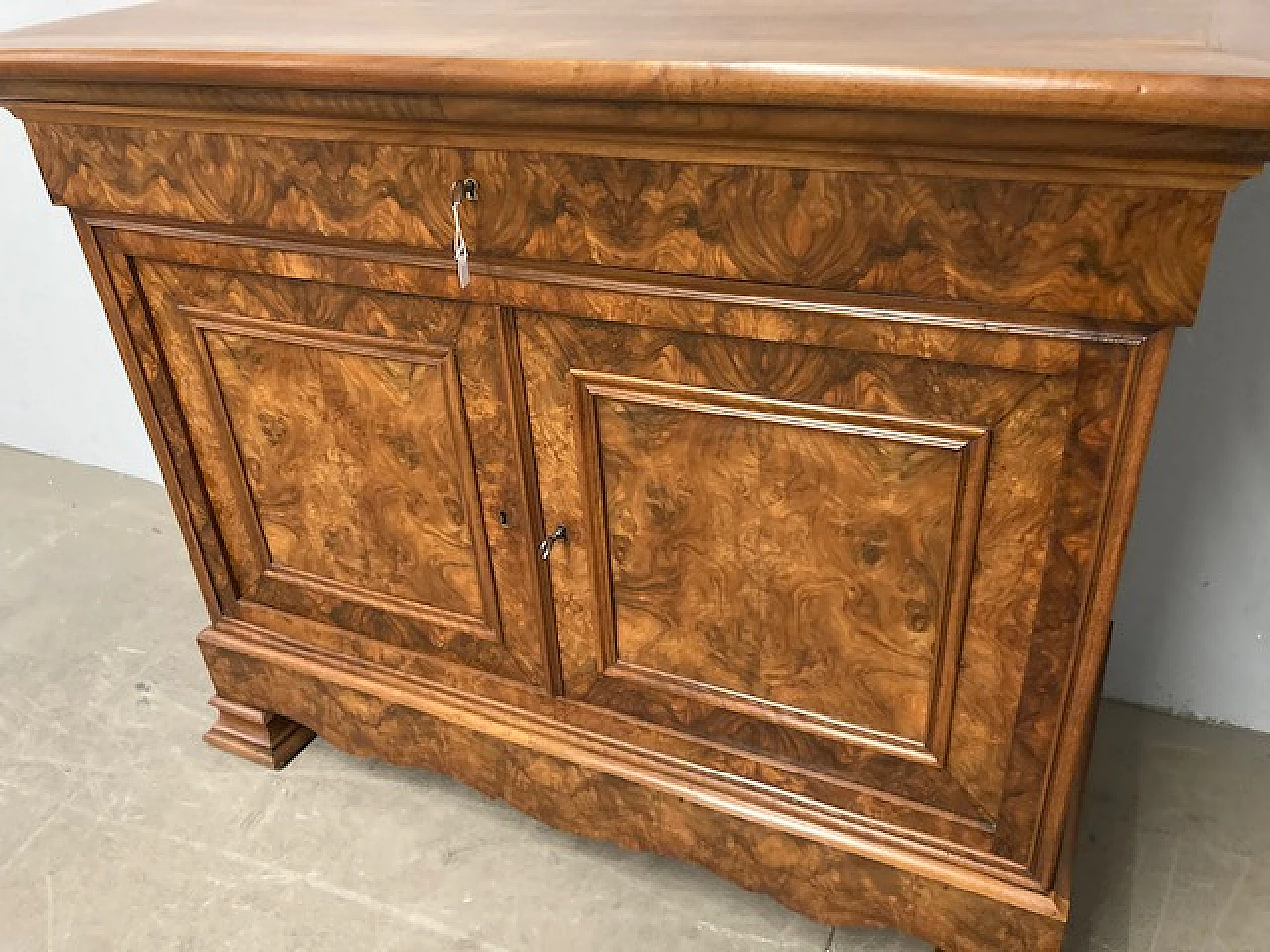 Louis Philippe solid walnut and briar-root Capuchin sideboard, 19th century 3