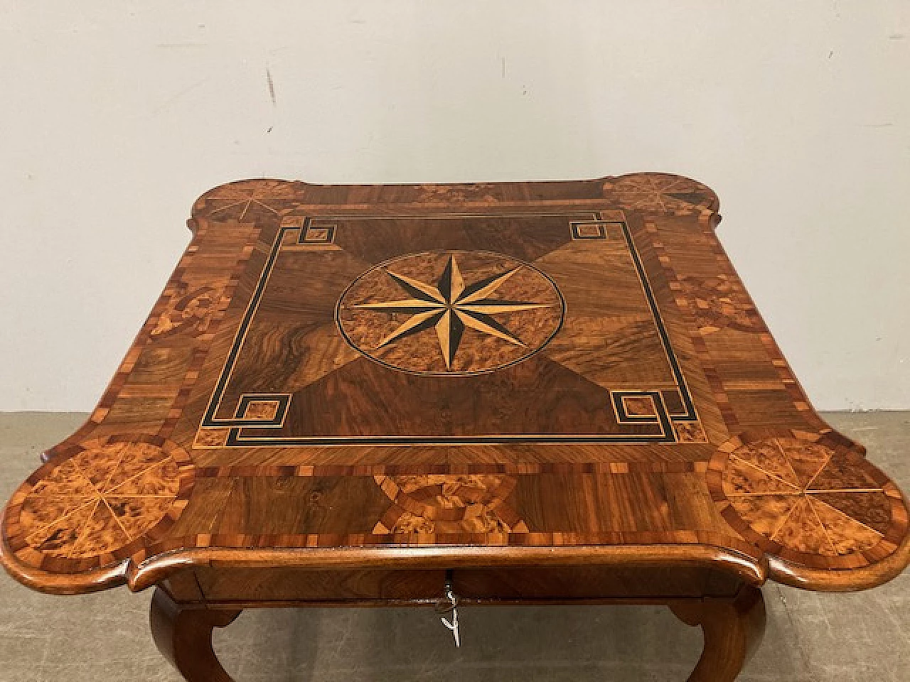 Rolo inlaid wood game table, late 18th century 4