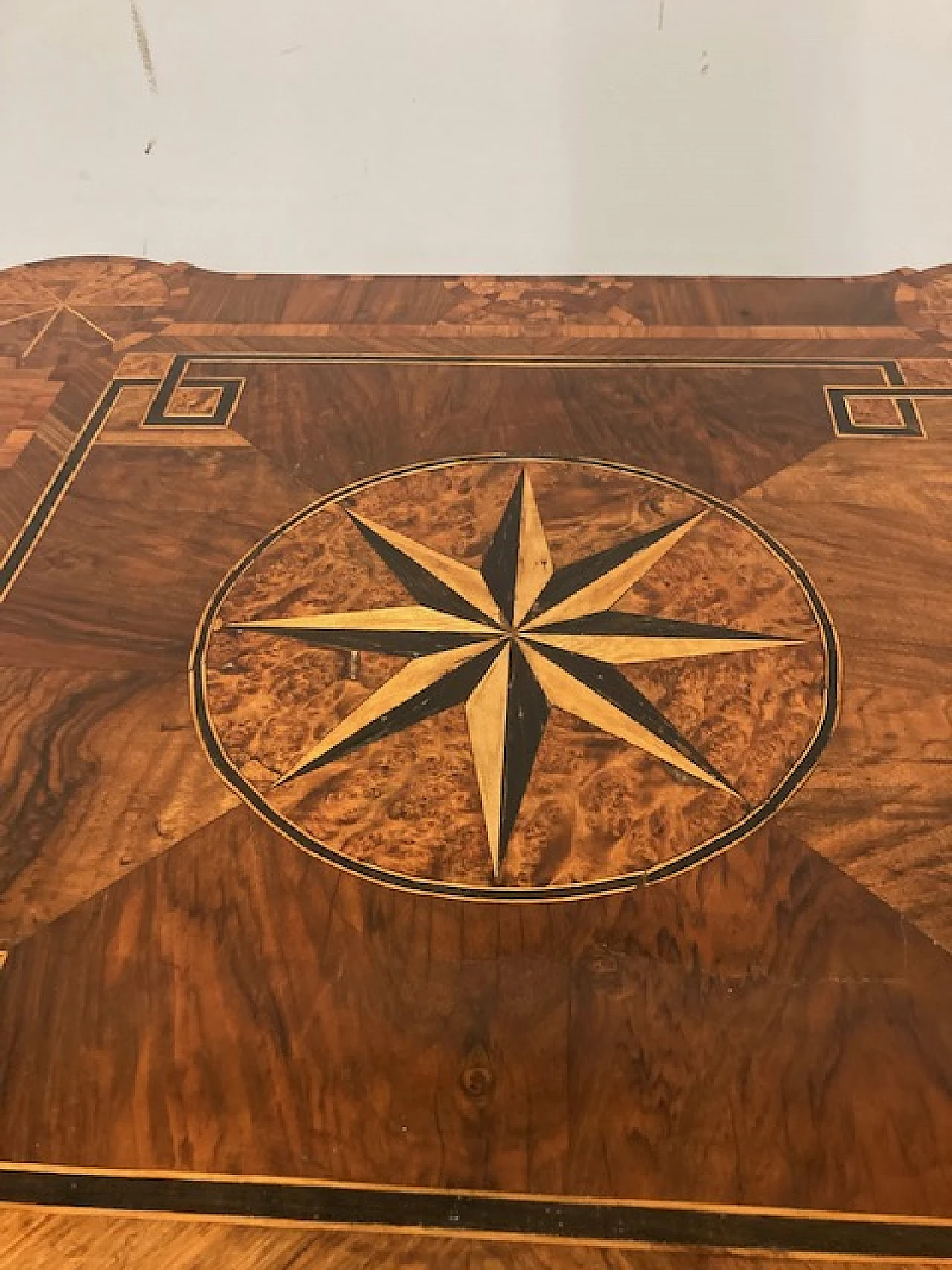 Rolo inlaid wood game table, late 18th century 5