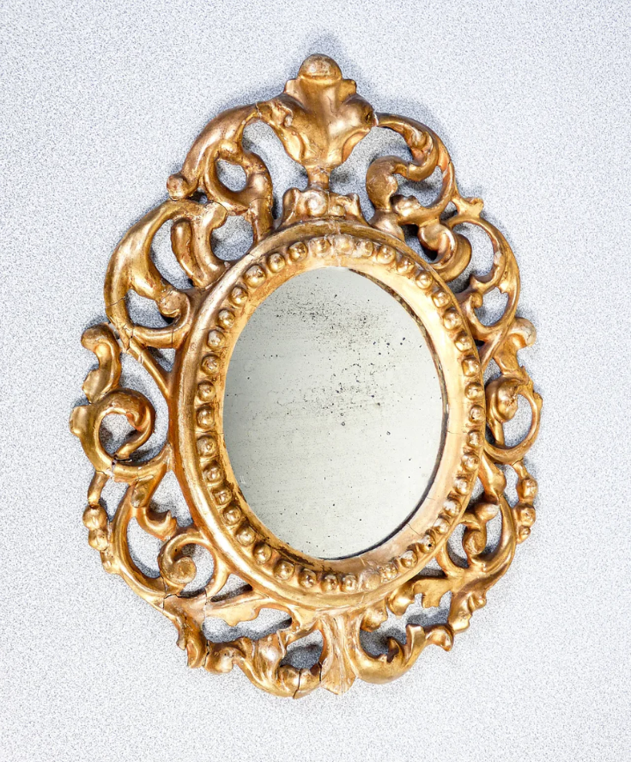 Carved wooden mirror gilded with gold leaf, 18th century 1