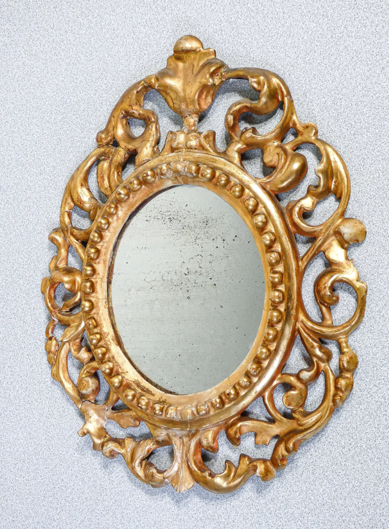 Carved wooden mirror gilded with gold leaf, 18th century 2