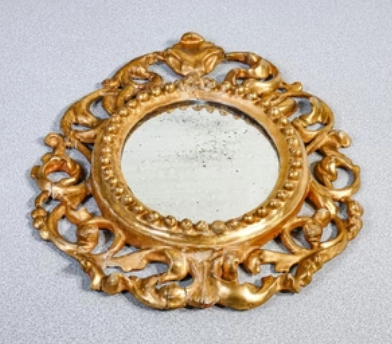 Carved wooden mirror gilded with gold leaf, 18th century 3