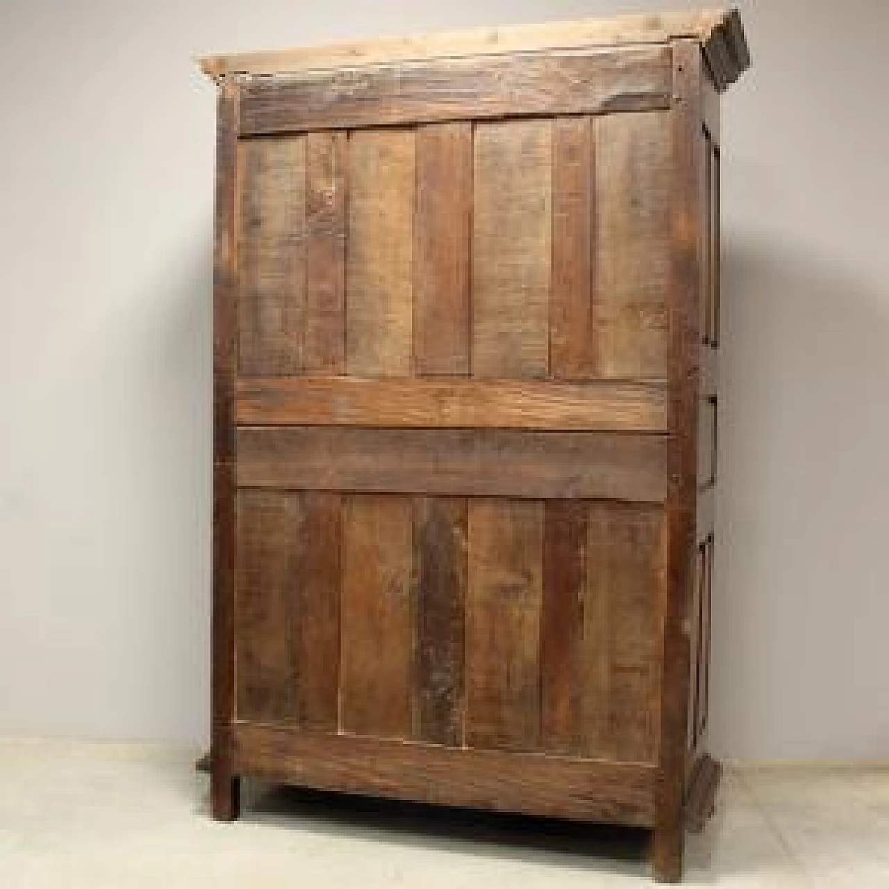 Louis XIV Walnut sideboard wardrobe, early 18th century 1