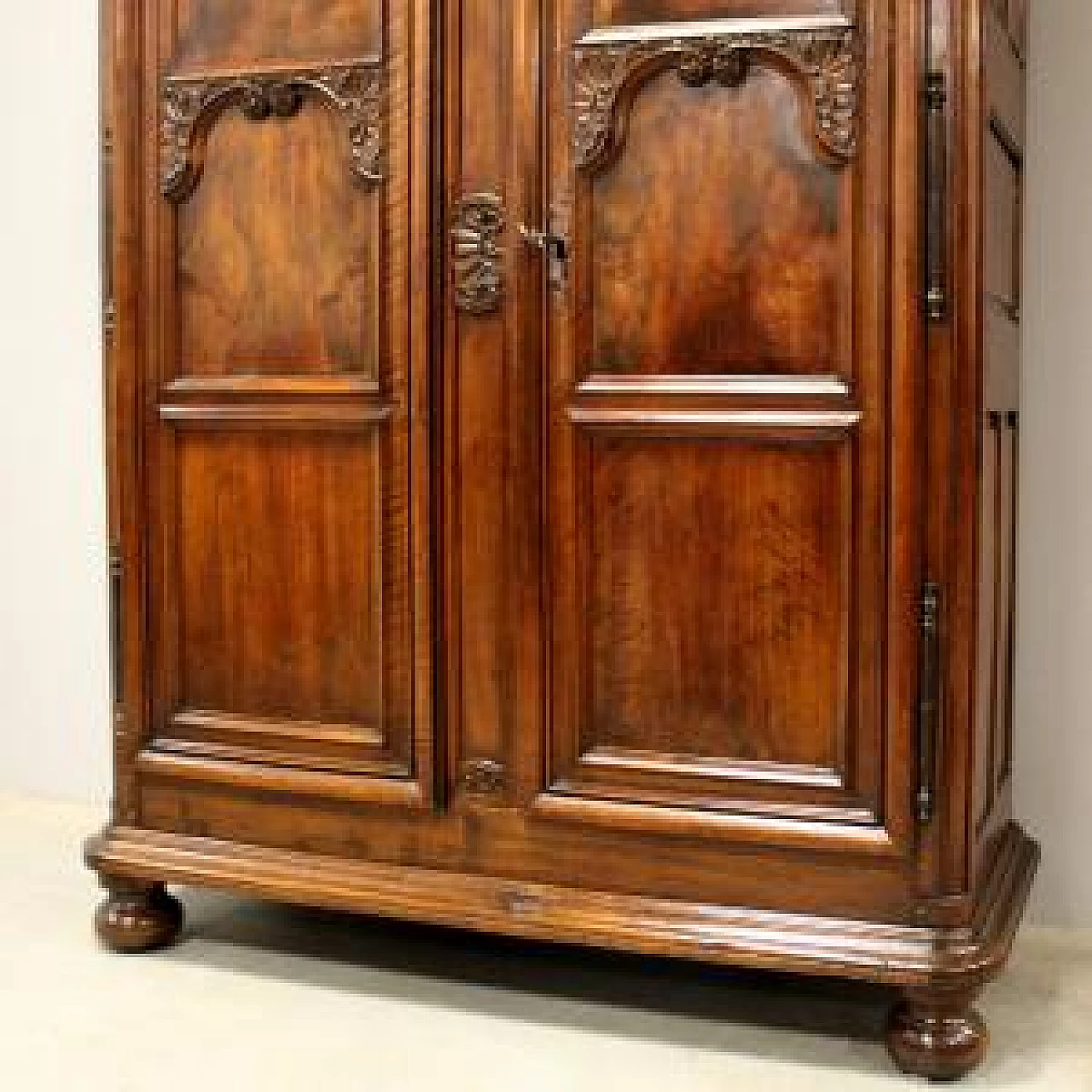 Armadio Credenza Luigi XIV in noce, primo '700 2