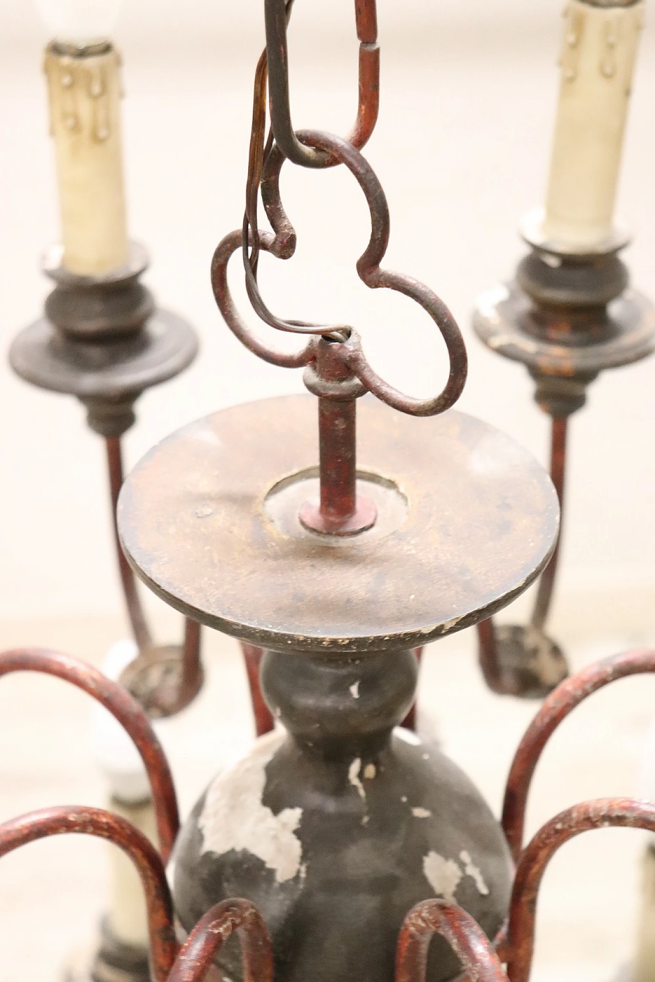 Twenty-four-light wood and iron chandelier, early 20th century 7