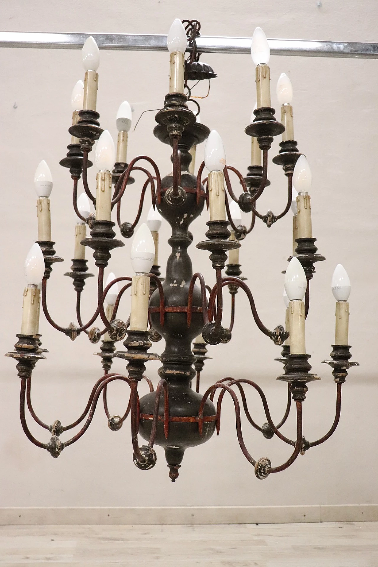 Twenty-four-light wood and iron chandelier, early 20th century 13