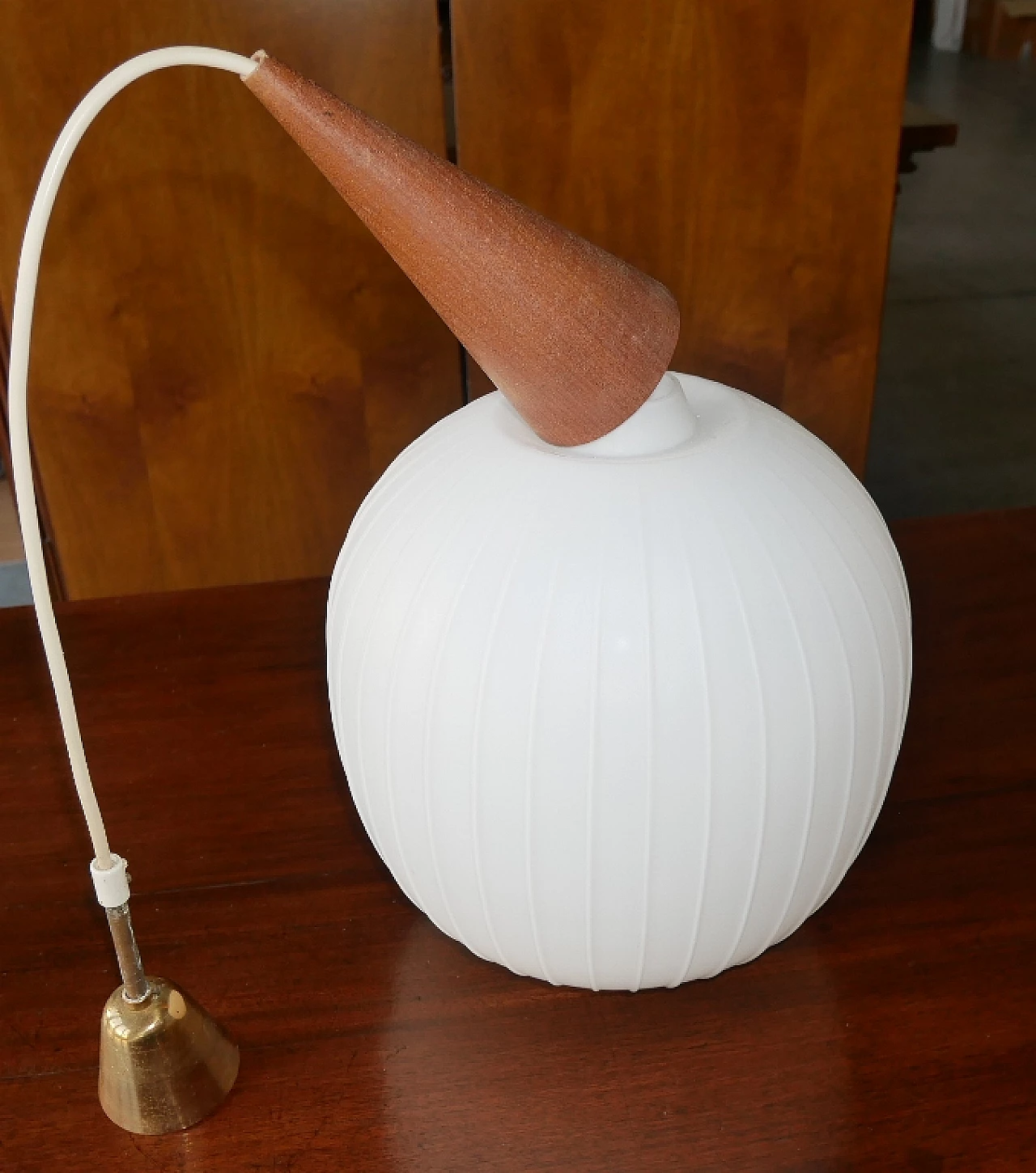 Lampadario in vetro bianco lattimo ovale con decoro conico in teak, anni '60 2