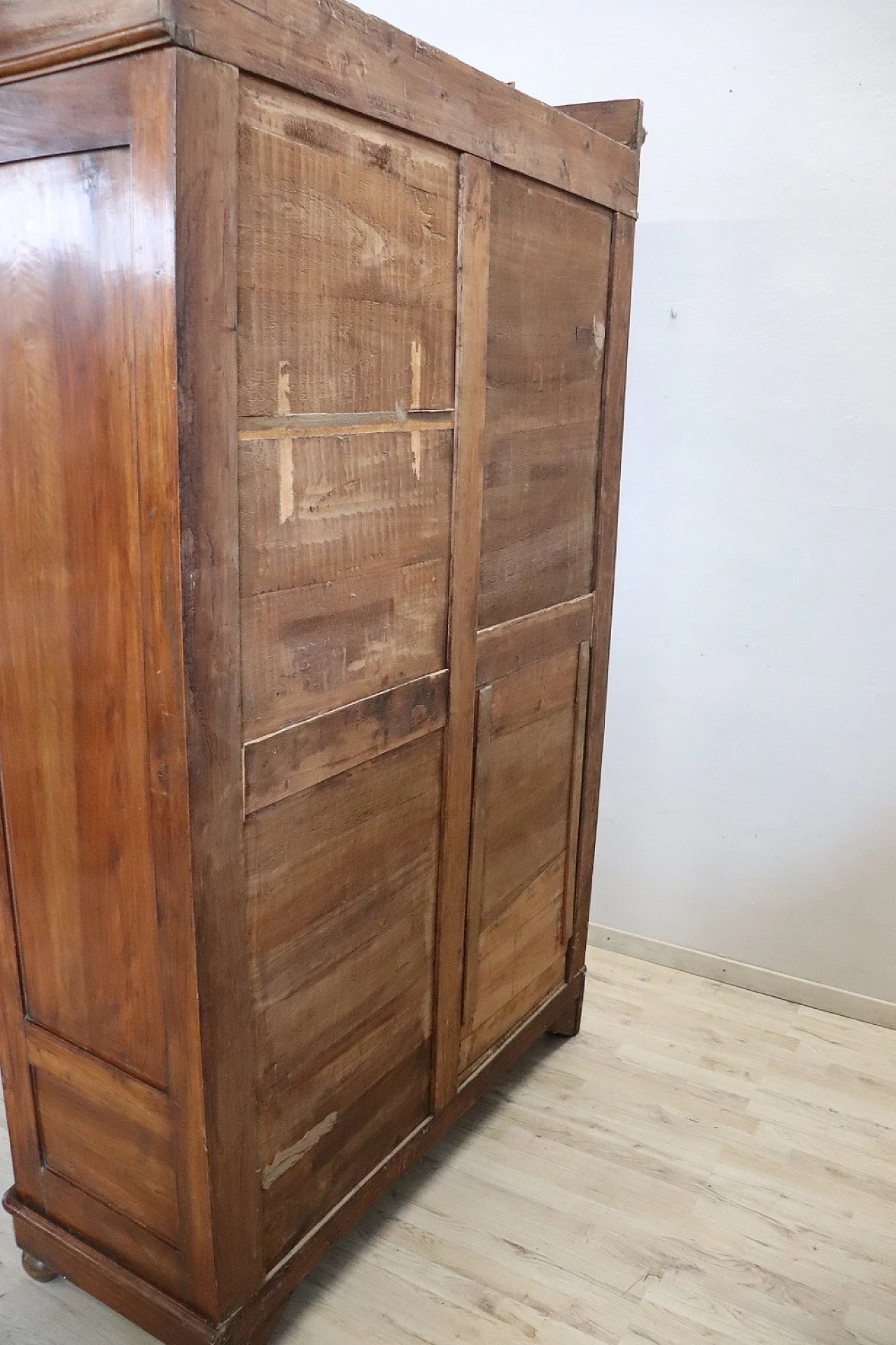 Walnut bookcase with display case, second half of the 19th century 10