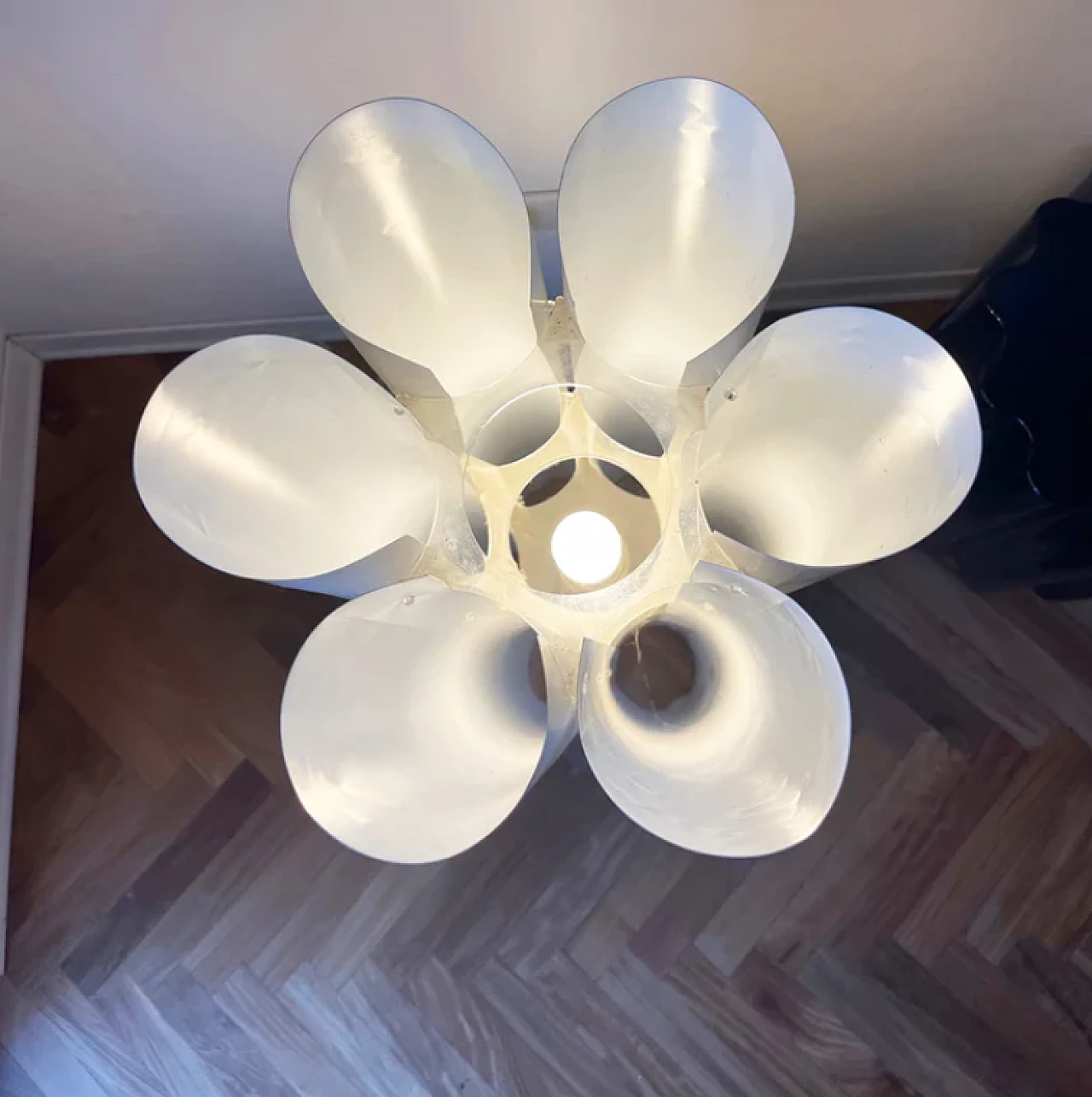 Flower plastic floor lamp, 1970s 3
