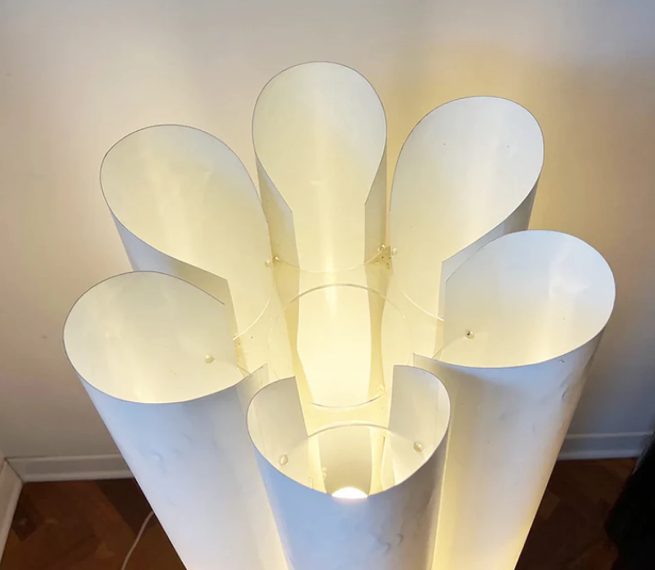 Flower plastic floor lamp, 1970s 5