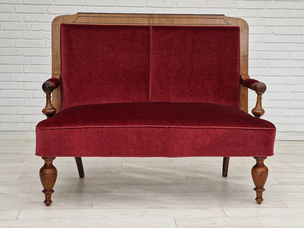 Divano danese a due posti in teak, faggio e velluto rosso, anni '50 18