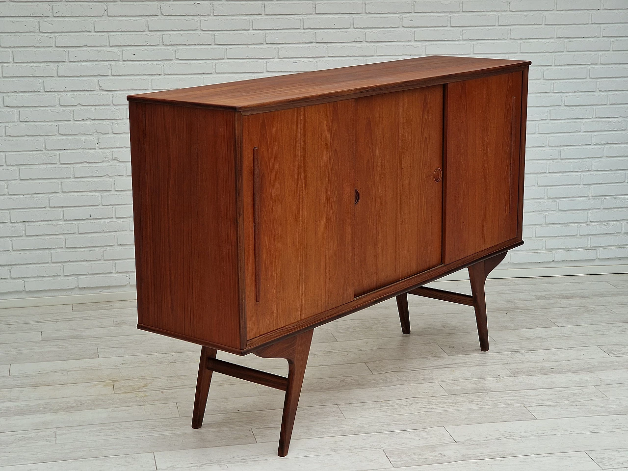 Credenza danese in teak con ante scorrevoli e interno specchiato, anni '60 21