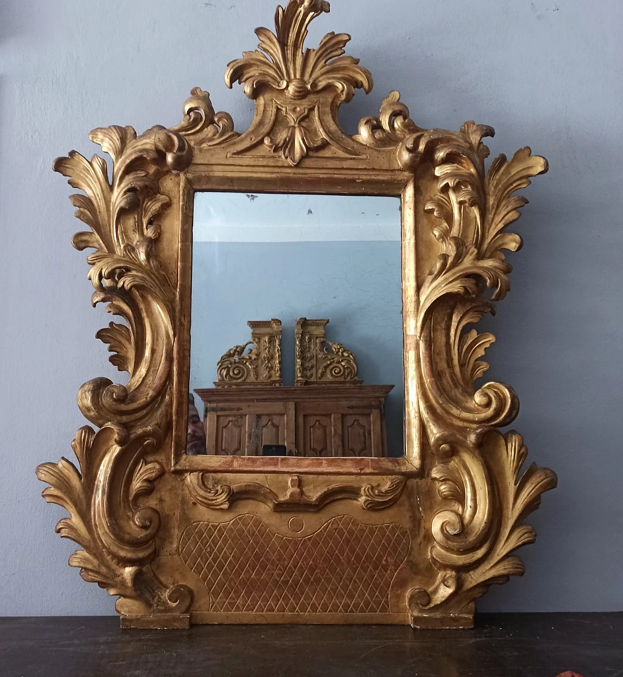 Cornice Barocca intagliata in legno dorato con specchio, prima metà '700 1