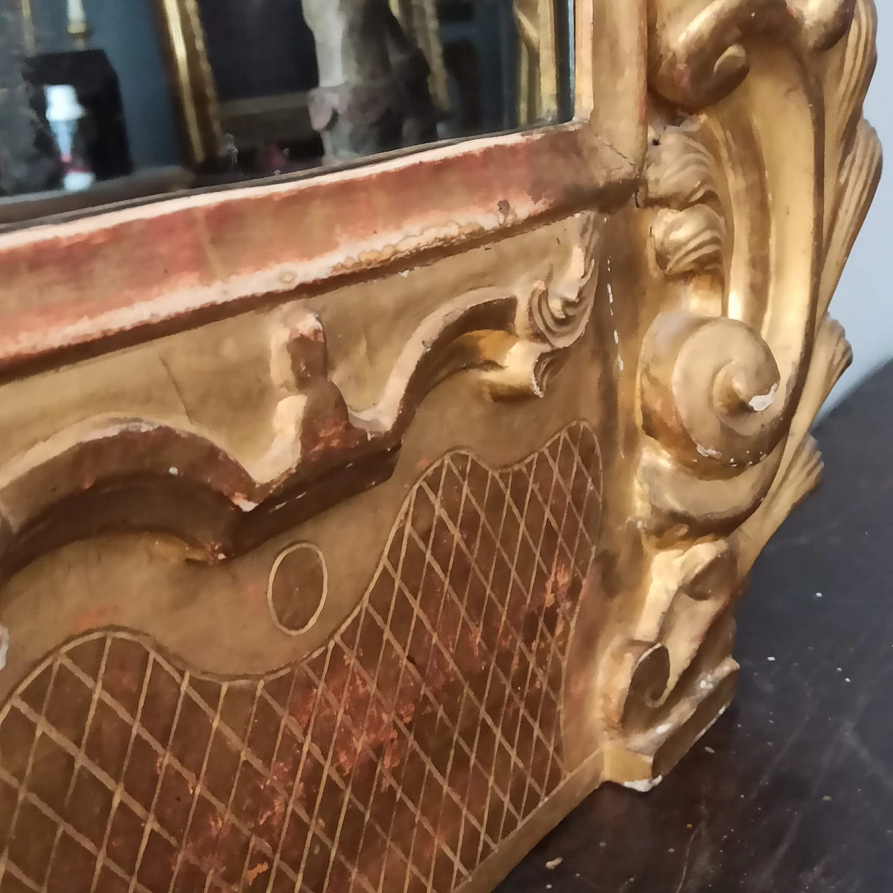 Cornice Barocca intagliata in legno dorato con specchio, prima metà '700 8