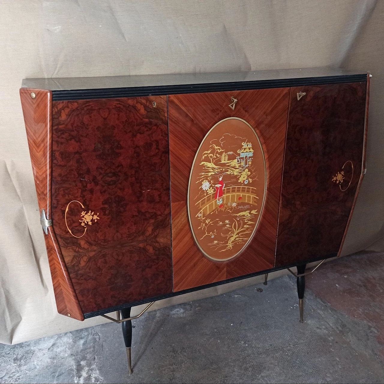 Bar cabinet in rosewood and briarwood with central door painted in chinoiserie in the style of Paolo Buffa, 1950s 5