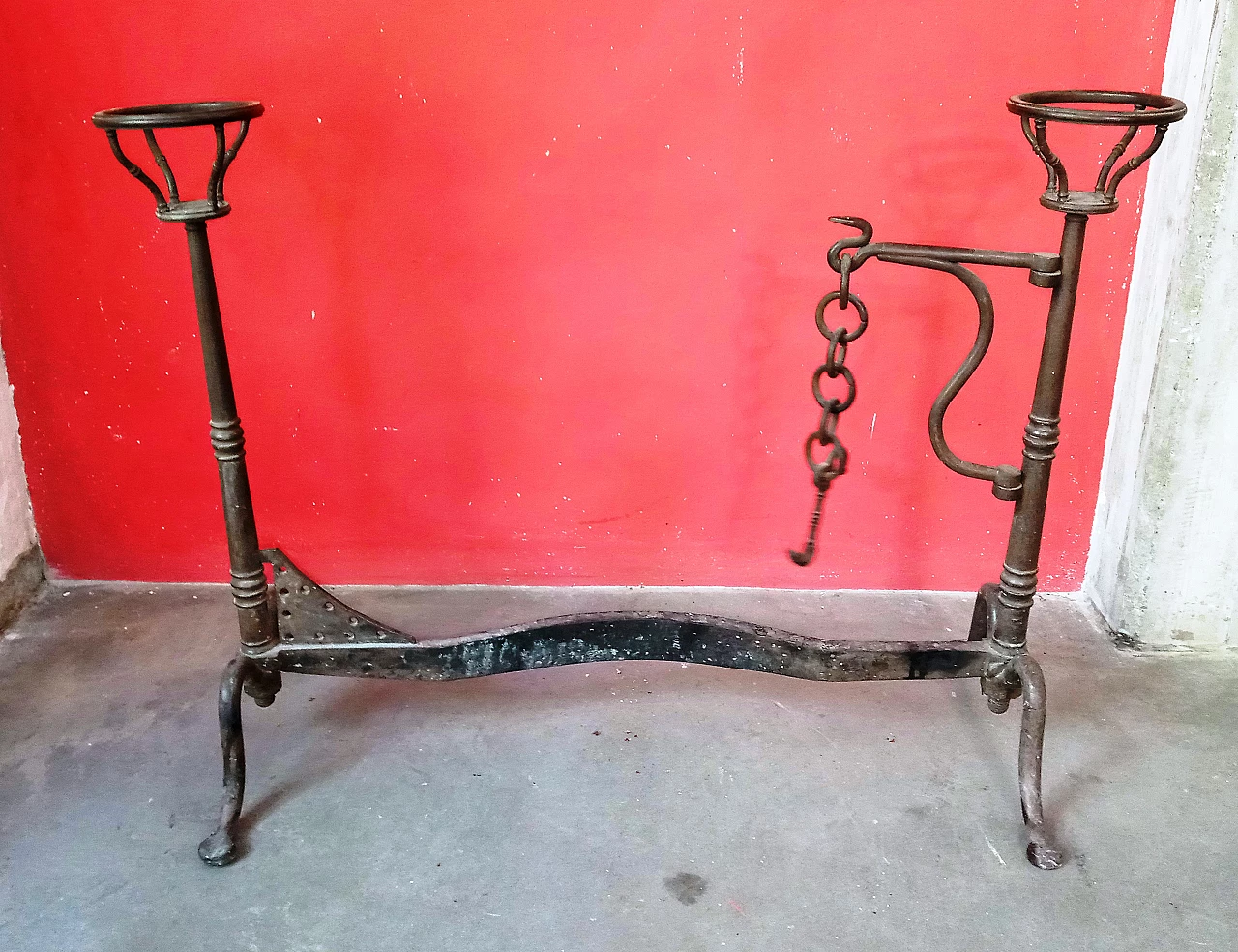 Iron andiron with pot holders, 1940s 1