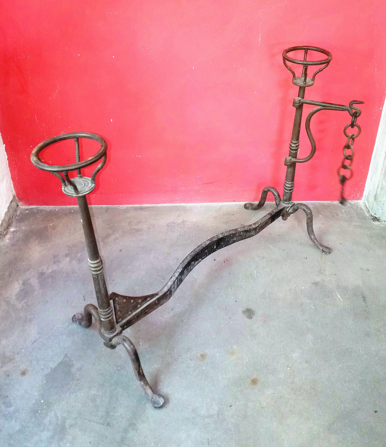 Iron andiron with pot holders, 1940s 7