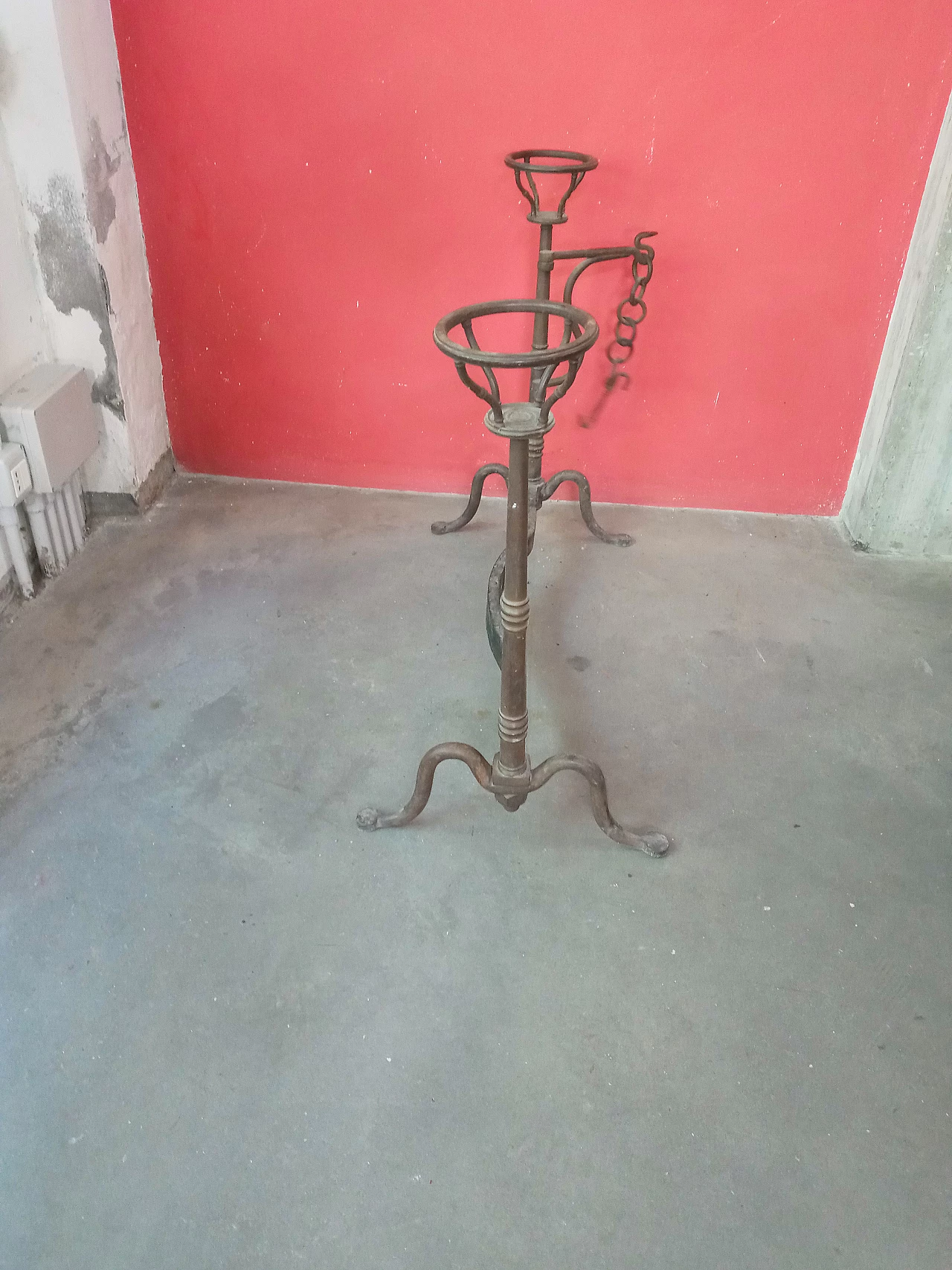 Iron andiron with pot holders, 1940s 9