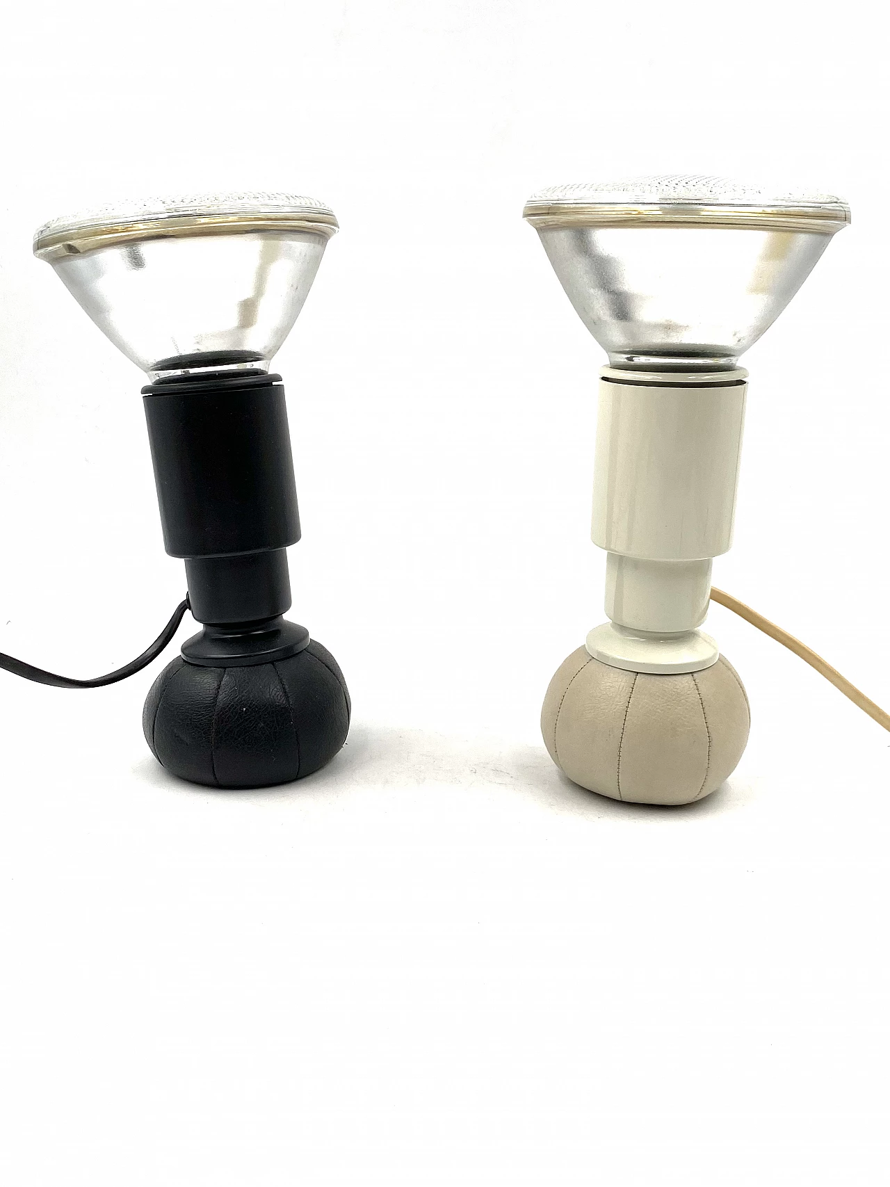 Pair of 600/C lamps by Gino Sarfatti for Arteluce, 1960s 2