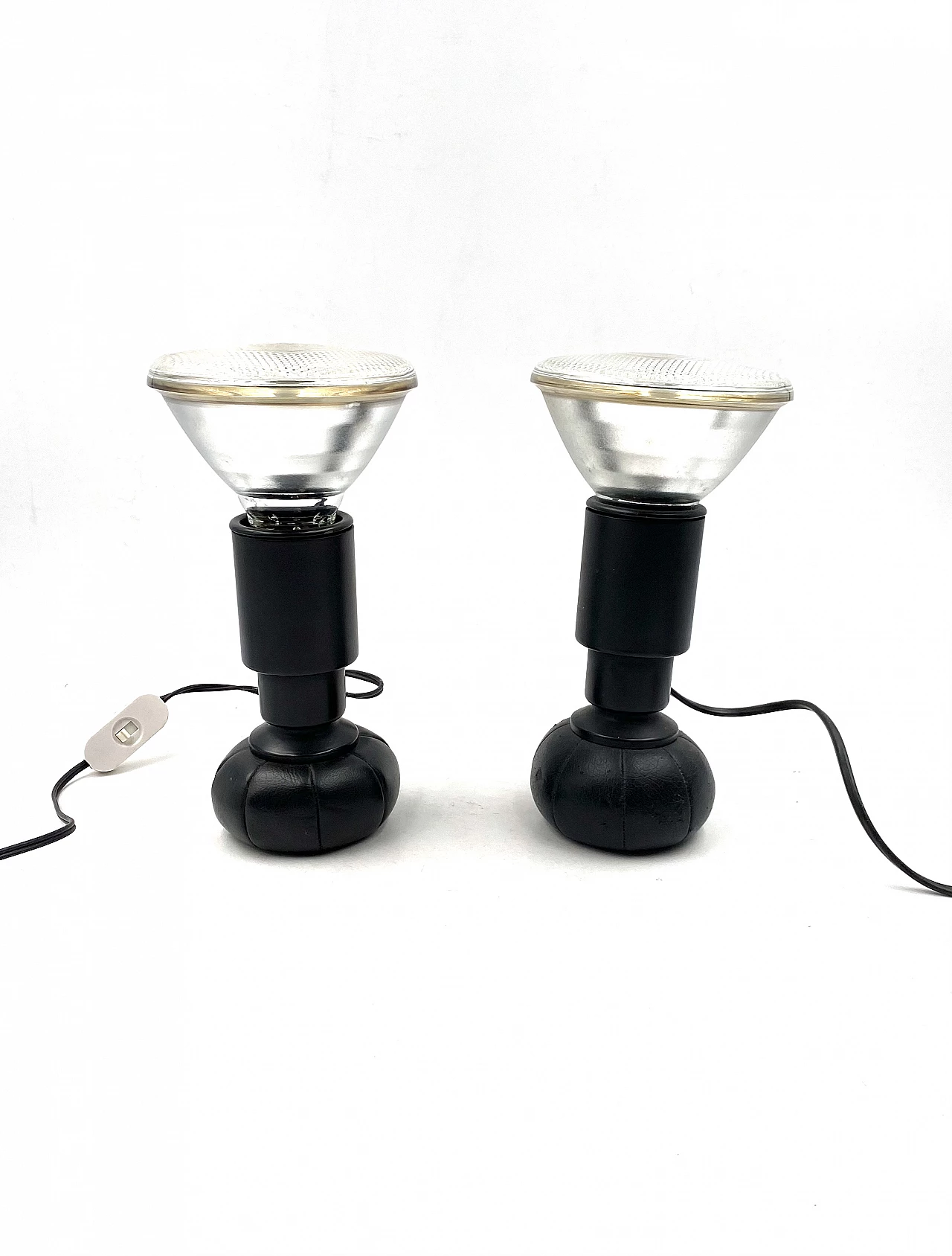 Pair of 600/C table lamps by Gino Sarfatti for Arteluce, 1960s 2