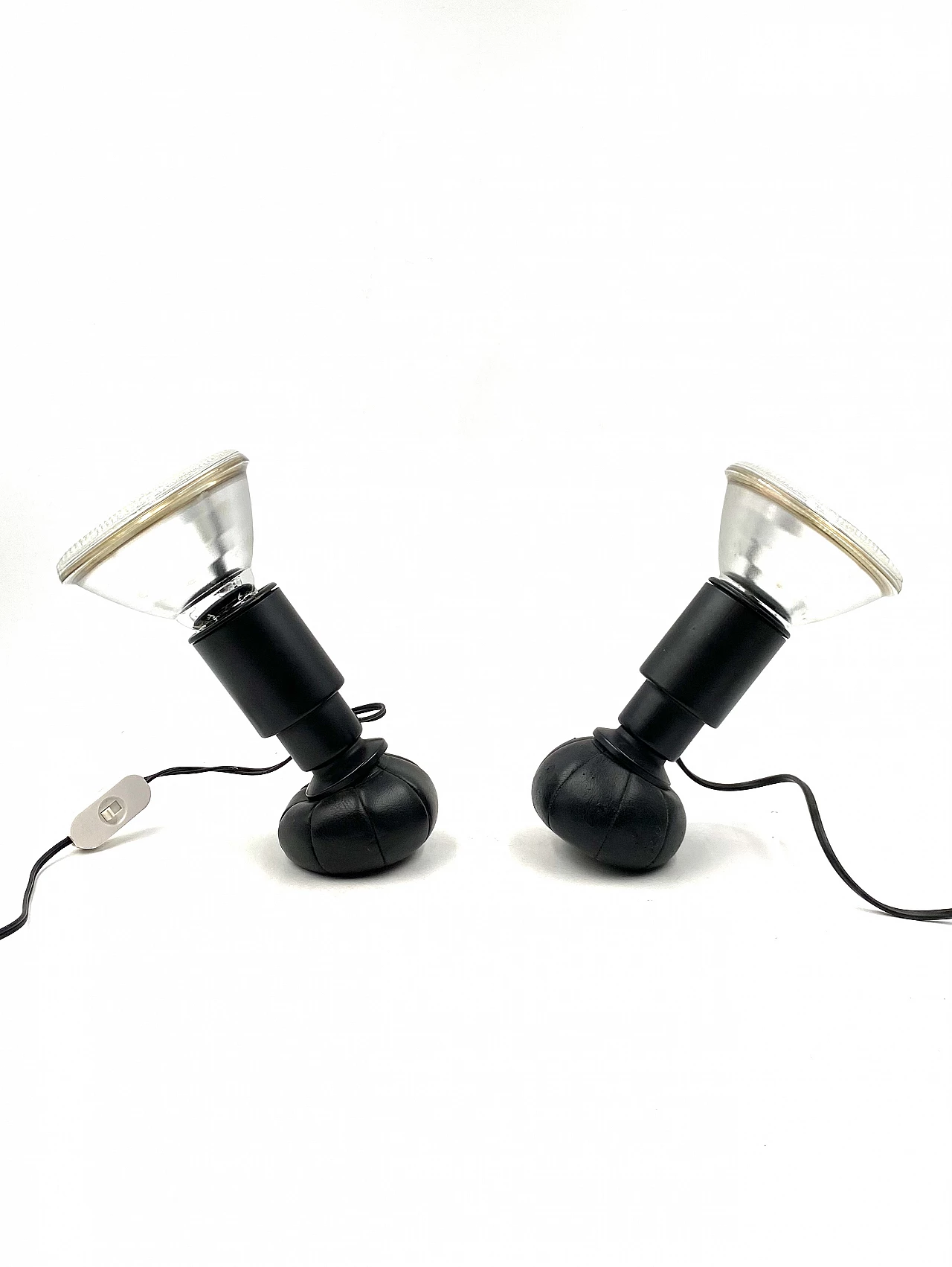 Pair of 600/C table lamps by Gino Sarfatti for Arteluce, 1960s 4