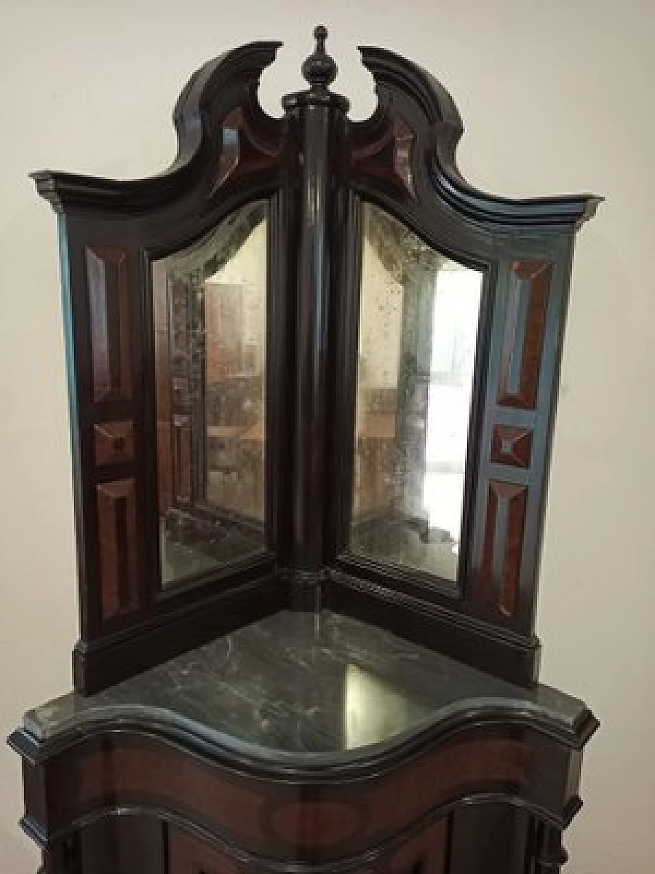Walnut corner cabinet with mirrors and marble top, second half of the 19th century 4