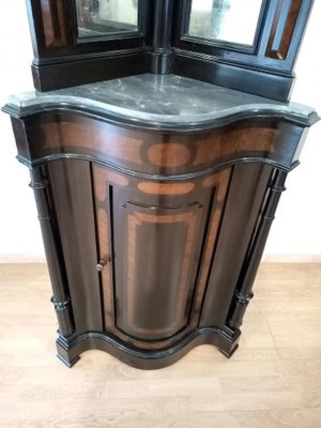 Walnut corner cabinet with mirrors and marble top, second half of the 19th century 9