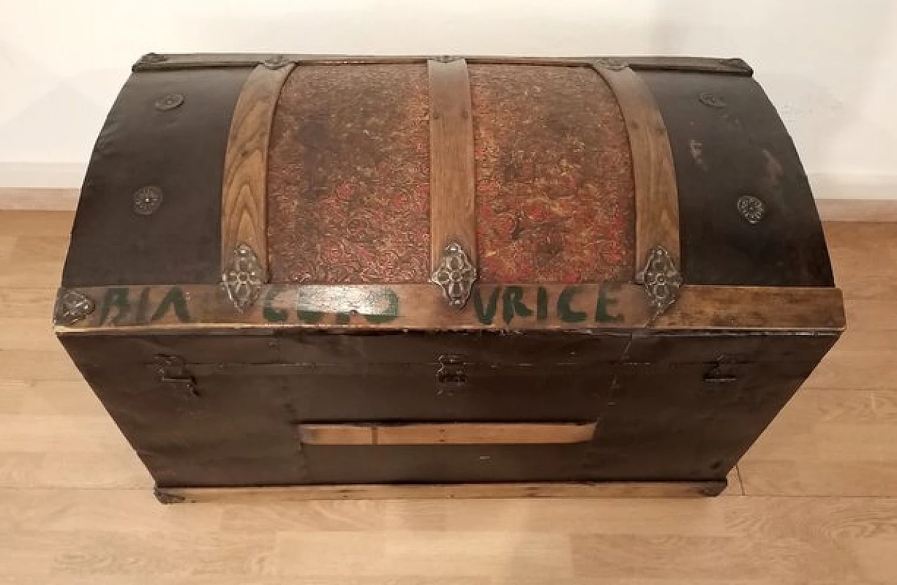 Wood and wrought iron travel trunk, 1910s 4
