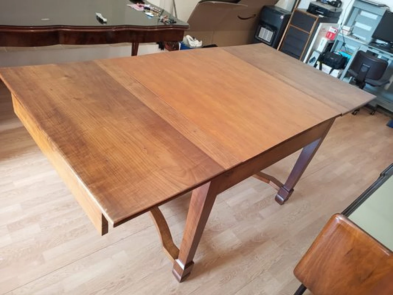 Liberty solid cherry wood extendable table, 1920s 23