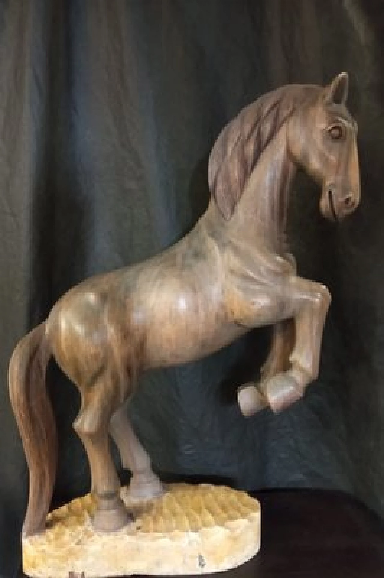 Scultura di cavallo in noce, anni '20 1