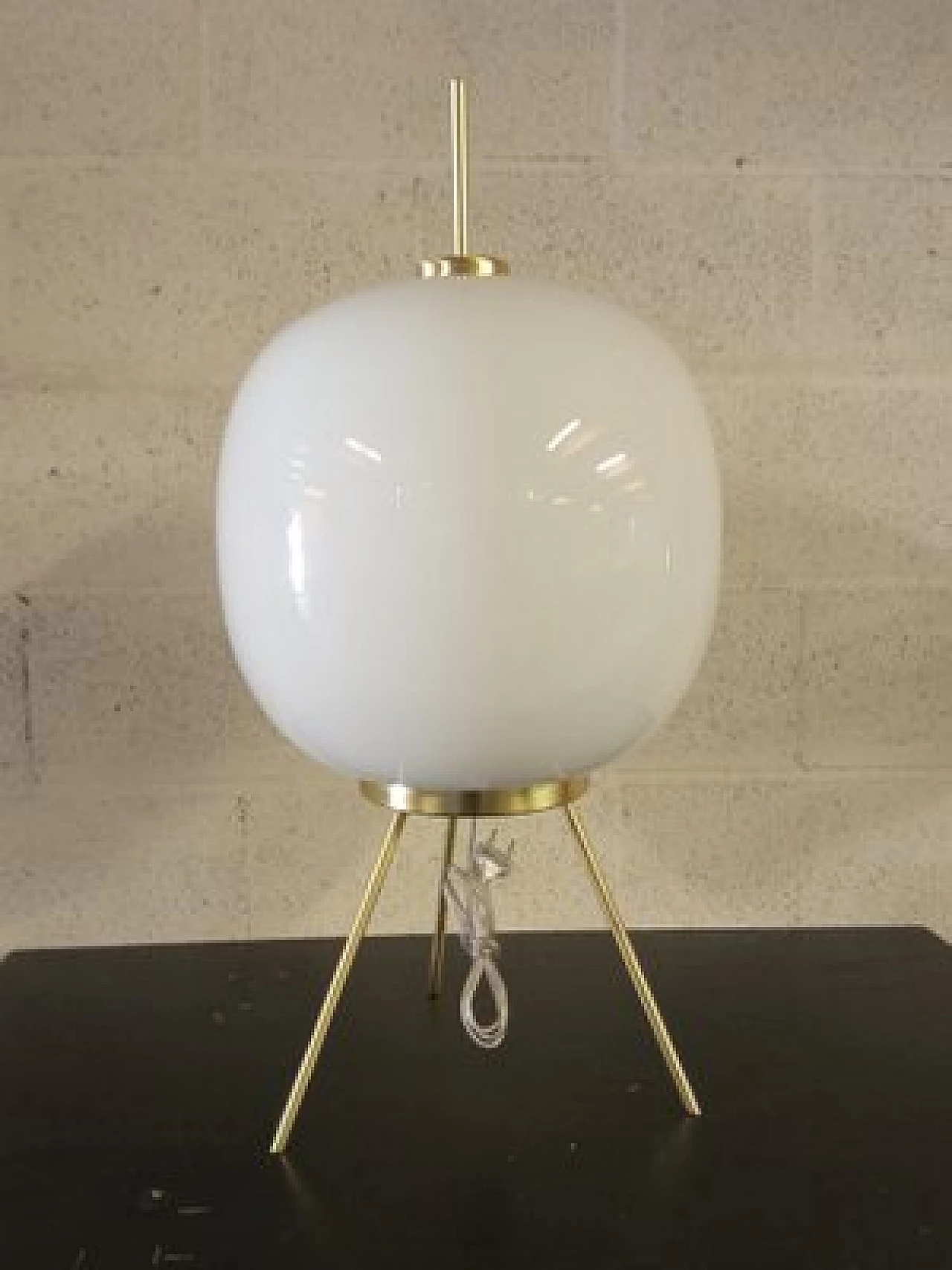 Lampada da tavolo in vetro di Murano bianco con struttura in metallo, anni '70 8