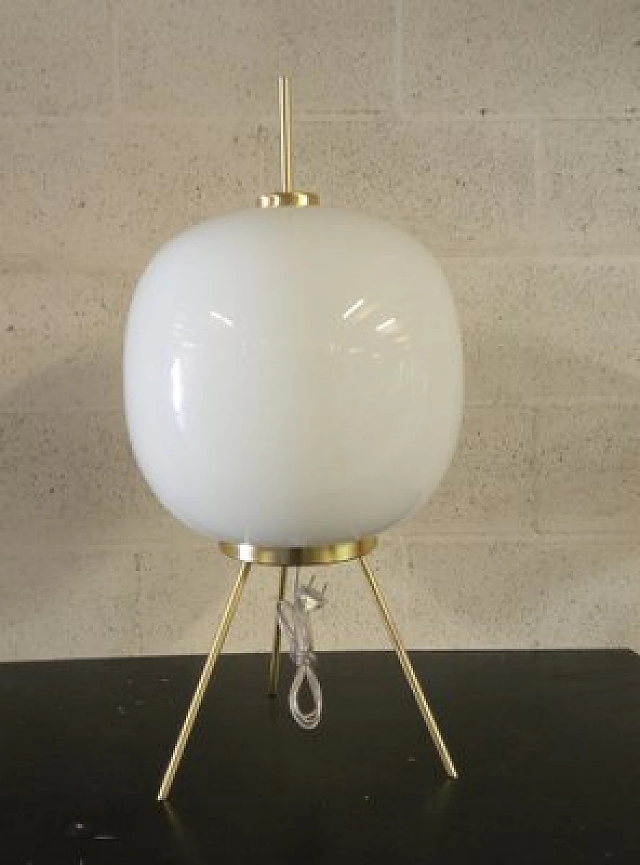 Lampada da tavolo in vetro di Murano bianco con struttura in metallo, anni '70 11