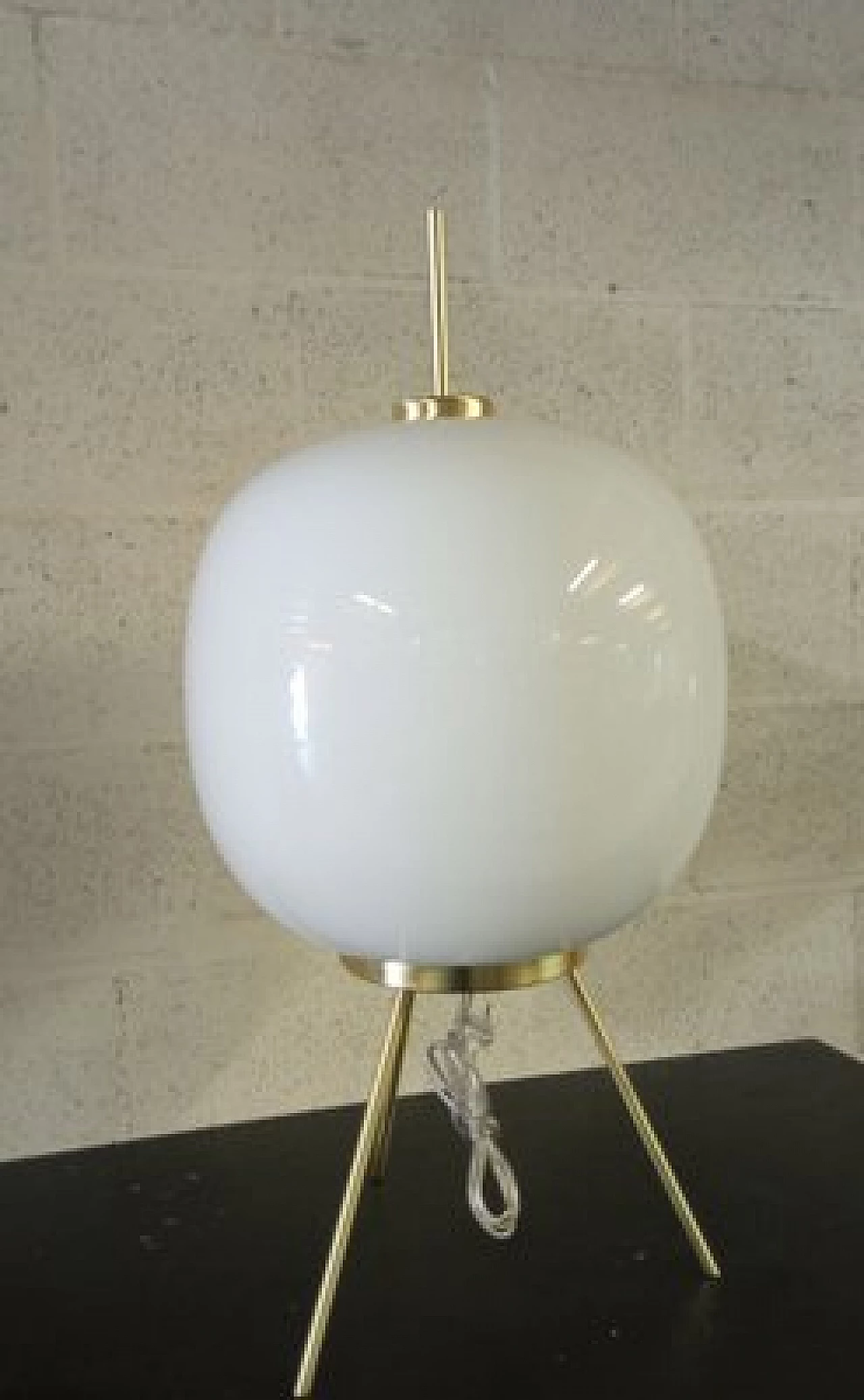Lampada da tavolo in vetro di Murano bianco con struttura in metallo, anni '70 12