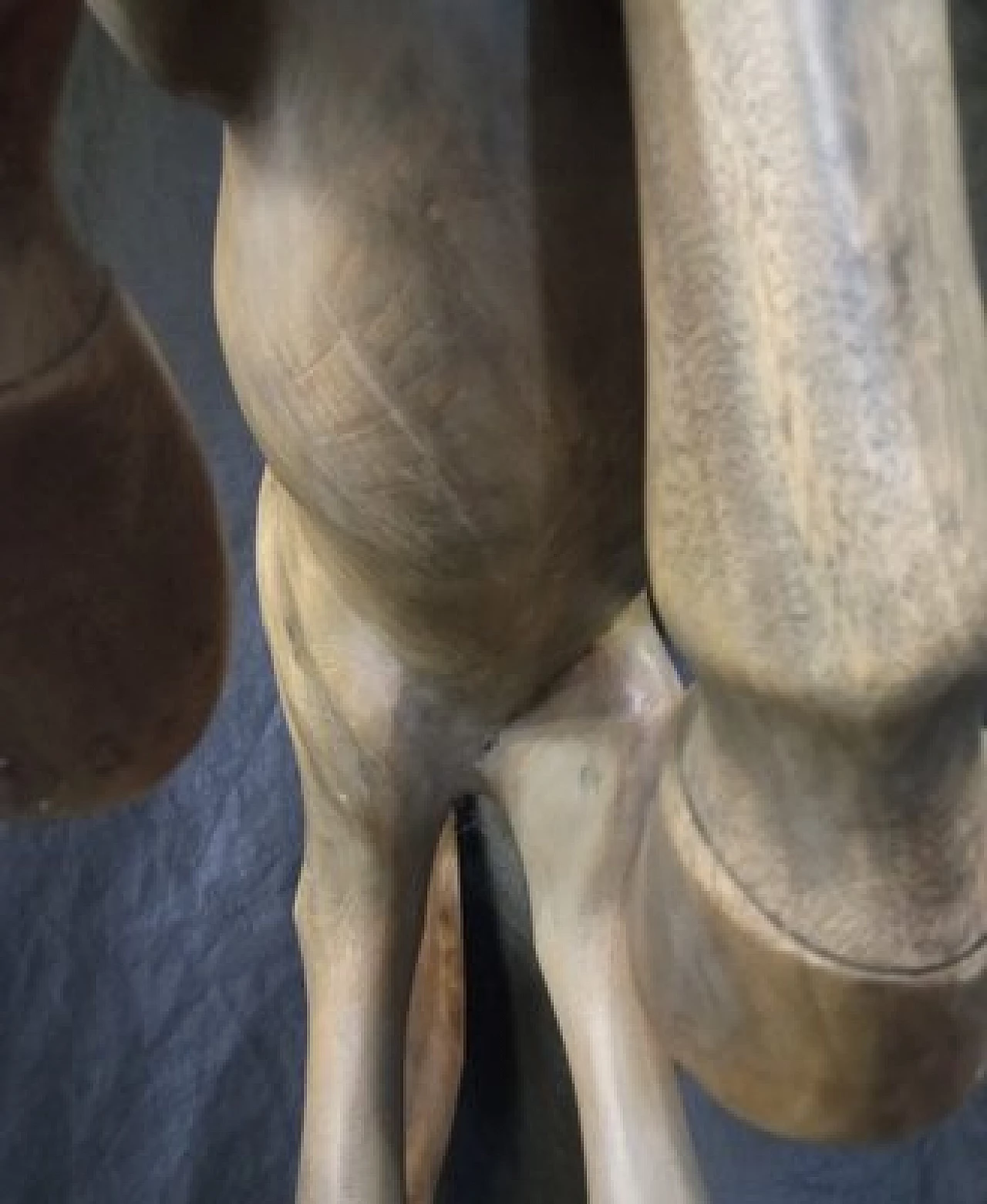 Scultura di cavallo in noce, anni '20 14