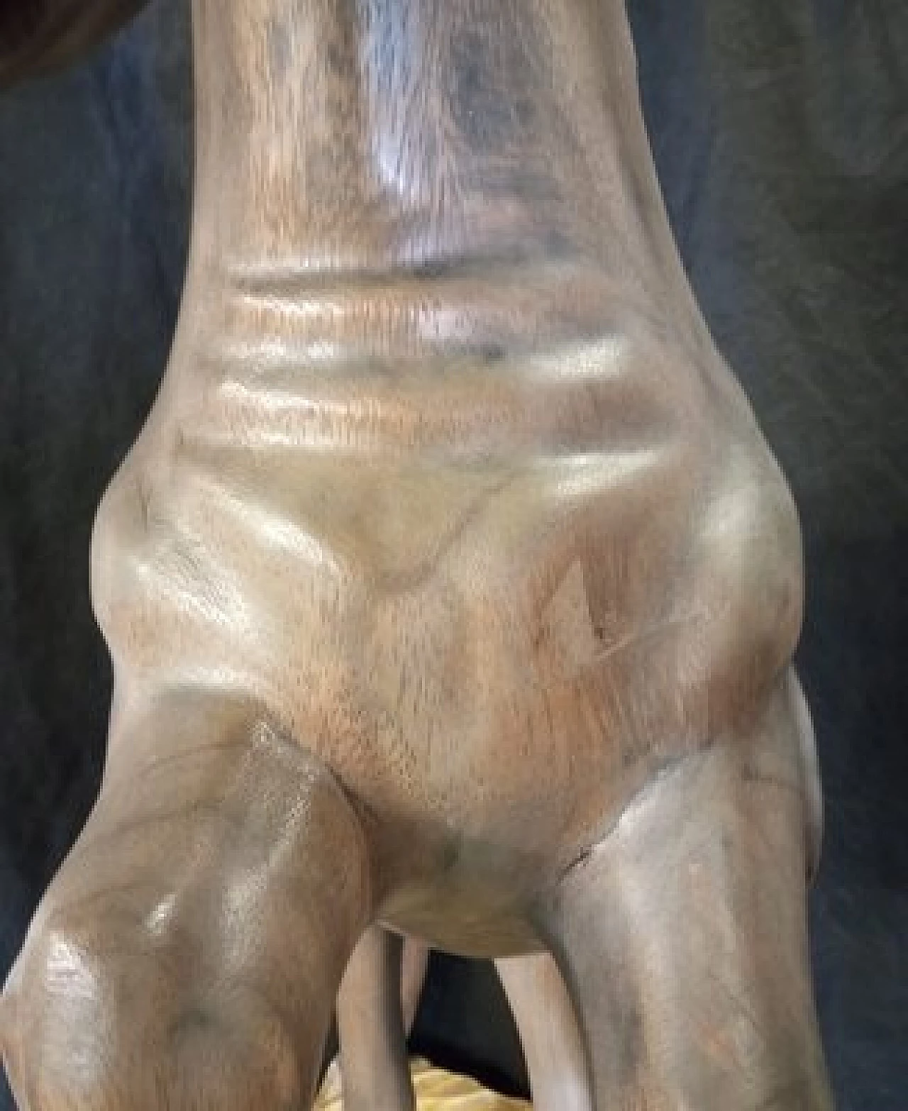 Scultura di cavallo in noce, anni '20 19