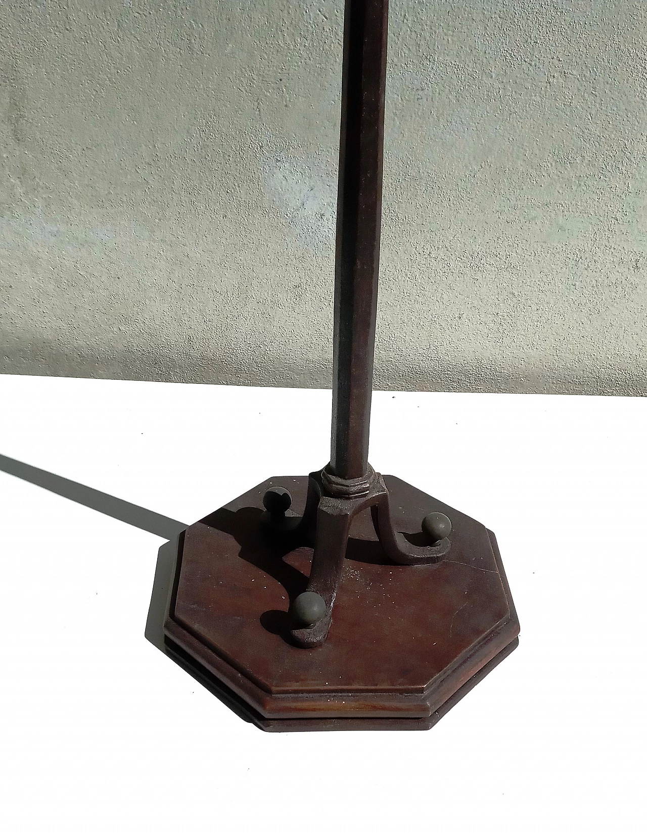 Iron bell stem with octagonal base, 19th century 3