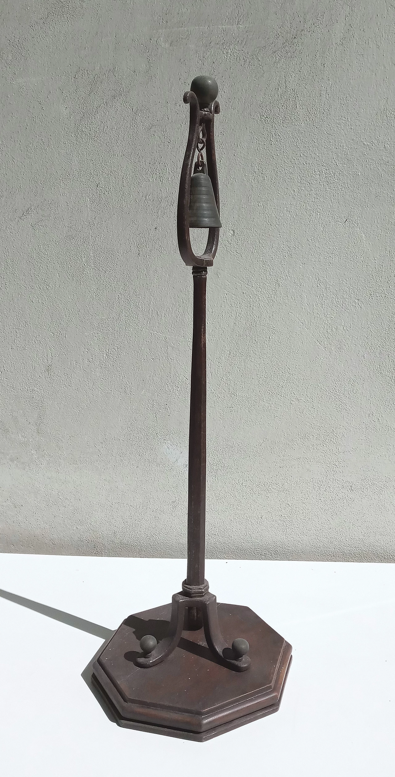Iron bell stem with octagonal base, 19th century 5
